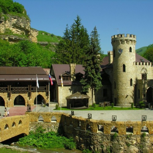 Отдых на водах: спа-тур на Кавказ с купанием в термах и отелем 4*. Домбай, Эльбрус и города КМВ