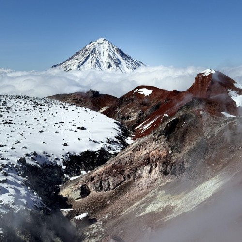 В мини-группе по Камчатке: вулканы, Тихий океан и дикие термальные источники