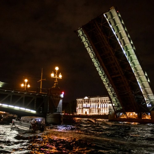 Индивидуальная прогулка на развод мостов!