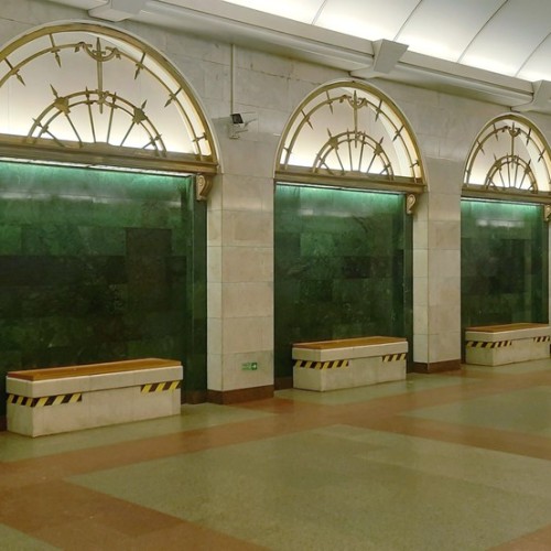 Мобильный квест в Петербурге «Цирк в метро: сбежавшие артисты»