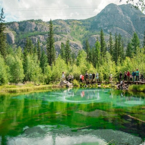 Активно и без палаток на Алтае: моторафтинг, треккинг и вечера под звёздами