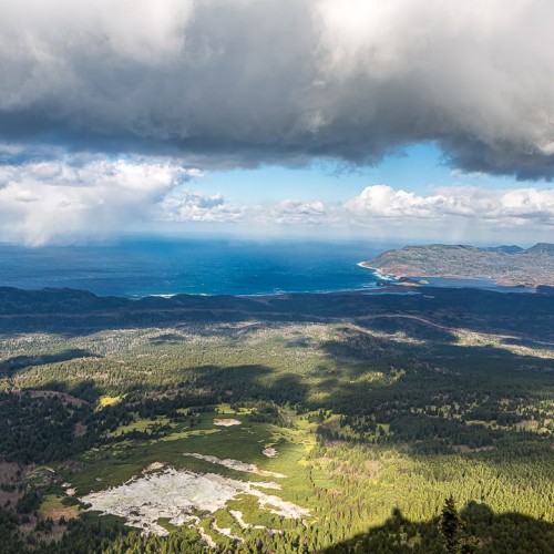 На Кунашир за вулканическими пейзажами: активное путешествие на внедорожнике в мини-группе