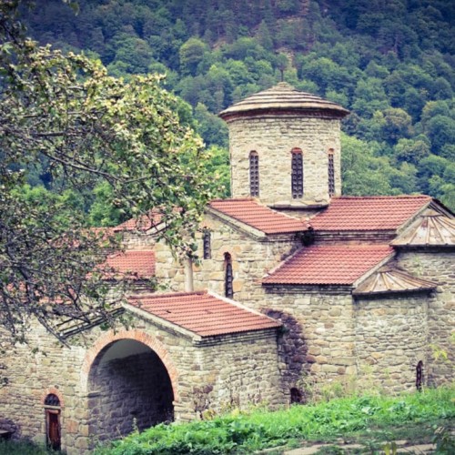 Домбай и Архыз: треккинг налегке с проживанием в гостинице
