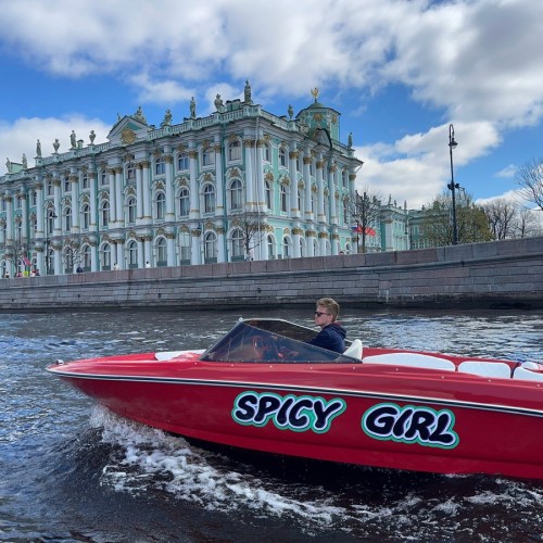 На красивом катере по Петербургу: индивидуальная прогулка