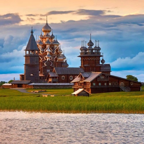Деревянное кольцо Карелии и храмы без гвоздей — из Санкт-Петербурга