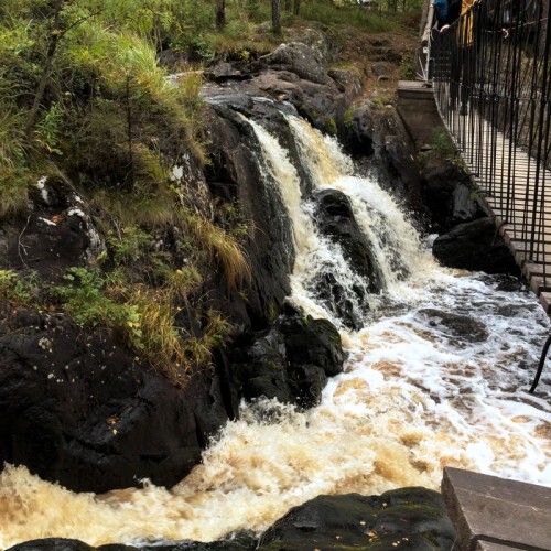 Карелия из Санкт-Петербурга: водопады, Рускеала и тот самый ретропоезд
