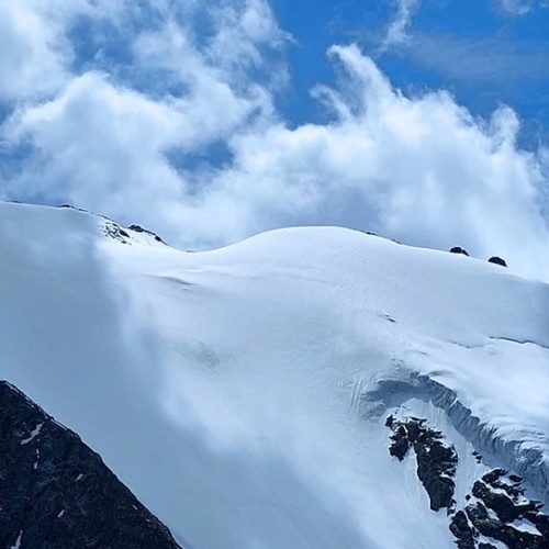 К ледникам: треккинг налегке в ущелье Актру с проживанием на турбазе