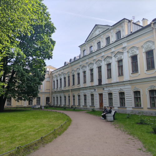 Мобильный квест «Исчезнувшие профессии 19 века, или Тайны старого лавочника»