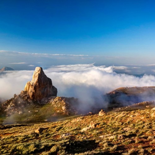 Смотреть на звёзды и трогать облака: восхождение на Ярыдаг с фотосъёмкой (мини-группа)