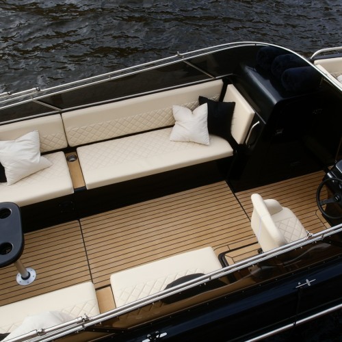 Петербург твоими глазами: прогулка на катере по рекам и каналам