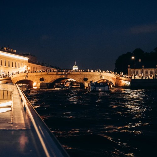 Салют на 9 мая — с борта теплохода!