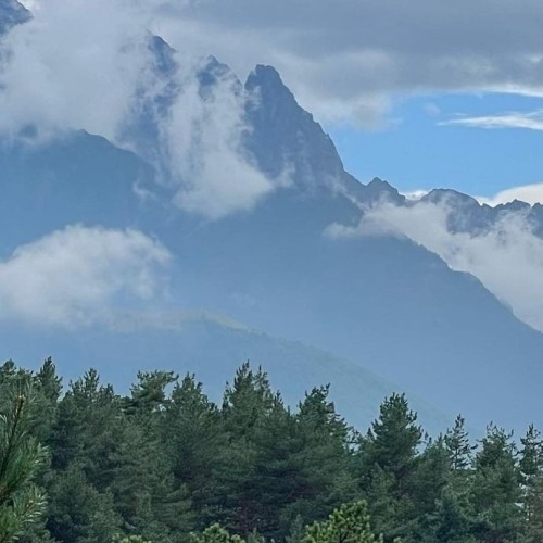 Автотрип по Северной Осетии: ущелья, башни, арт-объекты