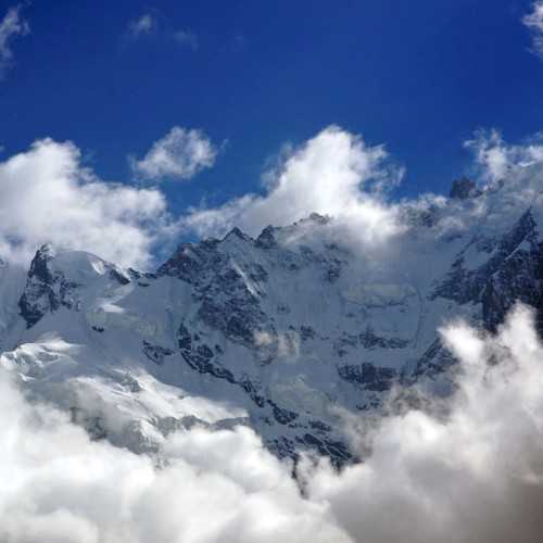 Треккинг налегке в Безенги с размещением в альплагере