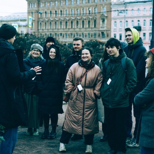 Стендап-экскурсия по Петербургу