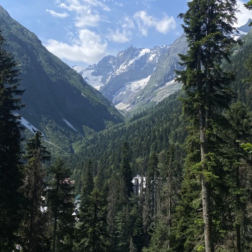 На джипах к водопадам Домбая и Архыза: индивидуальный отпуск с лёгкими треккингами