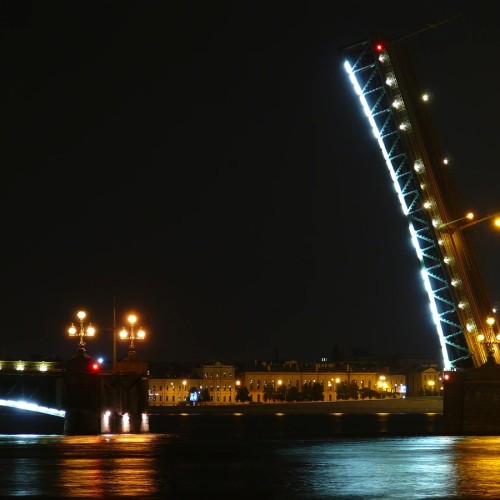 Ночной Петербург: автобусная экскурсия и теплоходная прогулка