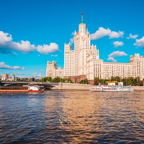 Круговая прогулка от Крымского моста на электросудне-ресторане «Стрельна»