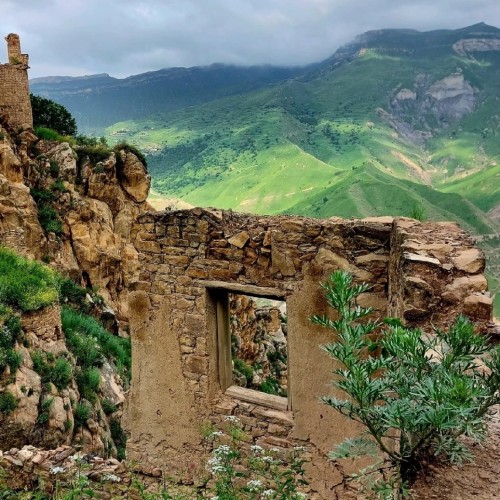 Выходные в Дагестане с местным жителем на джипе: топовые локации в мини-группе