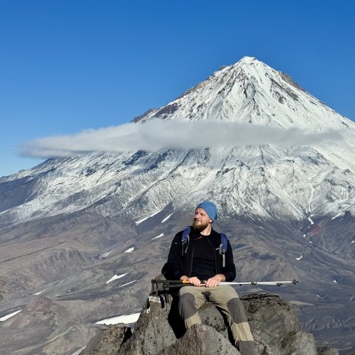 В мини-группе по Камчатке: вулканы, Тихий океан и дикие термальные источники