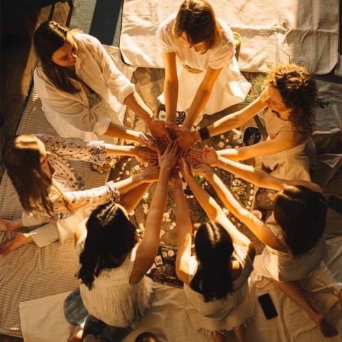 Ретрит для женщин в Уймонской долине: духовные практики и экскурсии в мини-группе