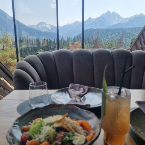 Знакомство с Карачаево-Черкесией: по Домбаю и Архызу на джипе в мини-группе