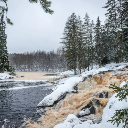 Карелия в белом наряде: зимняя сказка в Петрозаводске, Приладожье и парке «Рускеала»