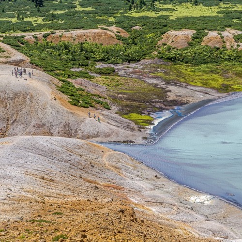 На Кунашир за вулканическими пейзажами: активное путешествие на внедорожнике в мини-группе