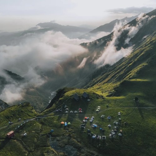 Поход в окрестностях Красной Поляны: Бзерпинский карниз и лагерь «Холодный»