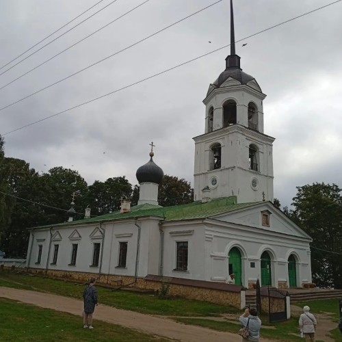 Из Санкт-Петербурга в Псковскую область: Талабские острова, Псков и Печоры