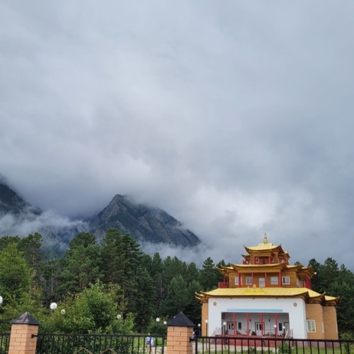 Тур «всё включено» на Байкал и в Бурятию: прогулка на катере, национальная кухня, буддийские святыни