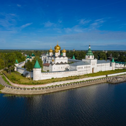 9 городов Золотого кольца России на внедорожнике: индивидуальное путешествие с комфортом