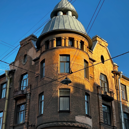 Петроградская сторона: северный модерн, поэты и чекисты