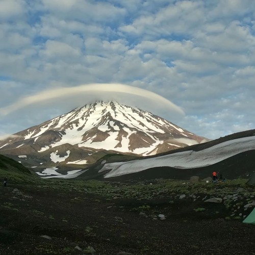 Большой поход с рюкзаками и палатками по Камчатке: вулканы, Тихий океан, термы и альпийские луга