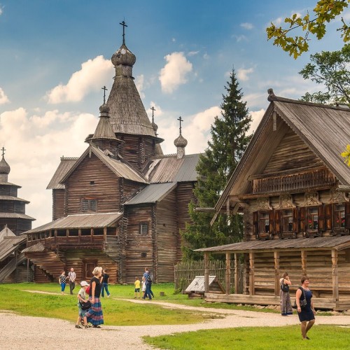 Автобусный тур в Великий Новгород, Псков и Изборск: главные места и погружение в историю