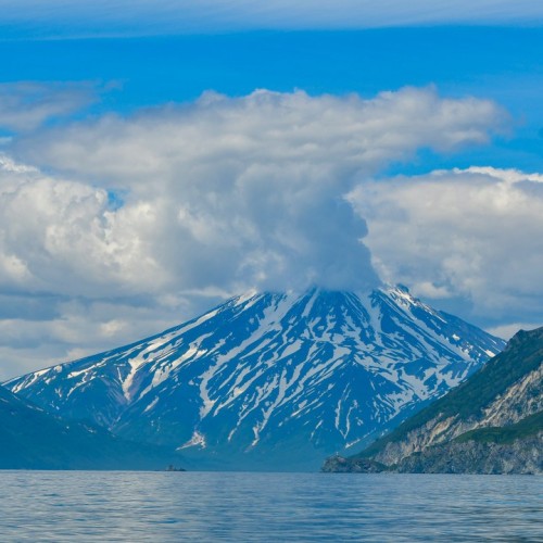 На Камчатку с вулканологом: VIP-экспедиция с прогулкой на вертолёте, рыбалкой, баней и деликатесами
