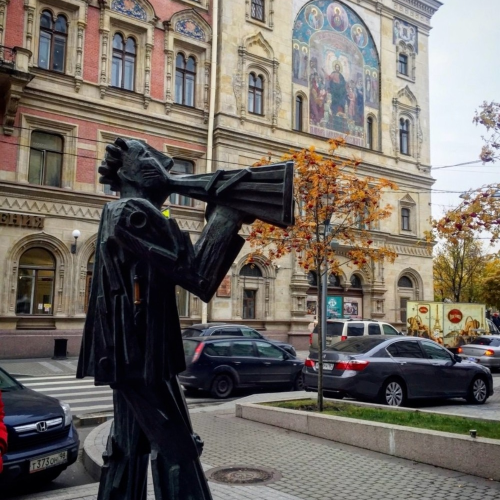 Мобильный квест в Петербурге: «В поисках 12 стульев»