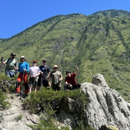 Я шагаю по Алтаю: лёгкий треккинг в горах, главные места и погружение в культуру