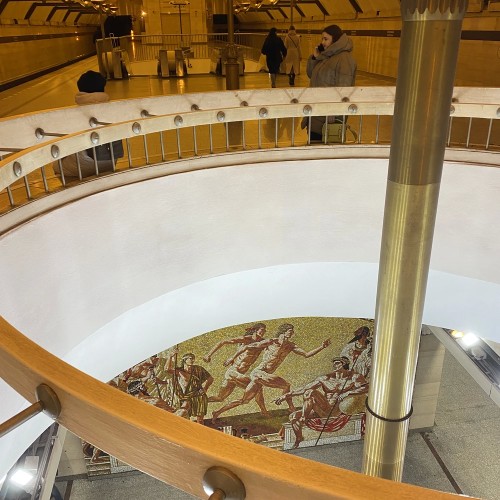 Петербургская подземка: путешествие по станциям и истории