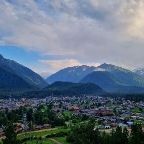 В горы — от суеты и забот: треккинг в Архызе без рюкзаков