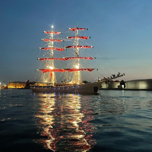 Дневная прогулка по рекам и каналам Петербурга