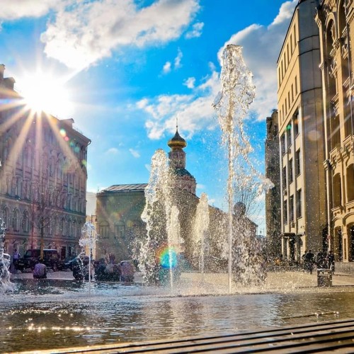 Москва: от уличных калачей до палат Романовых