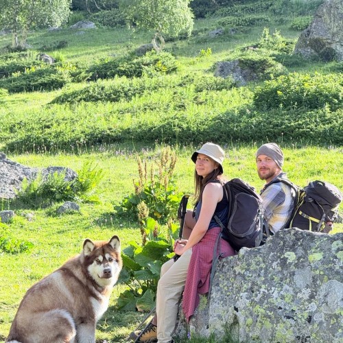 Если с другом вышел в путь: треккинги в Архызе в компании маламута (в мини-группе)