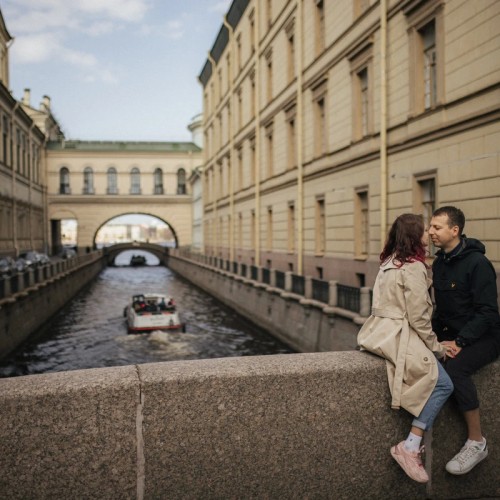 Экспресс-фотопрогулка по Дворцовой площади и окрестностям