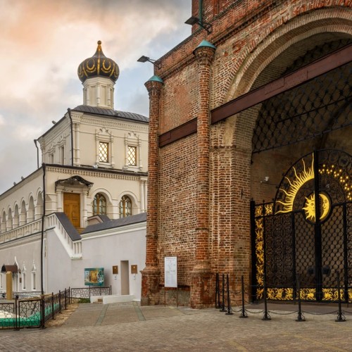 Казанский кремль пешком: история и легенды