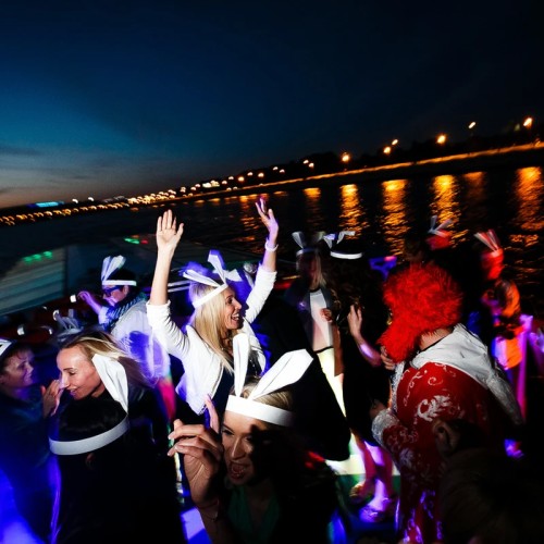 Клубный рейс на теплоходе «Пурга» (ср/чт/вск) — в Петербурге