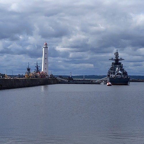 Петергоф и Кронштадт: от блеска и величия до подвига и славы