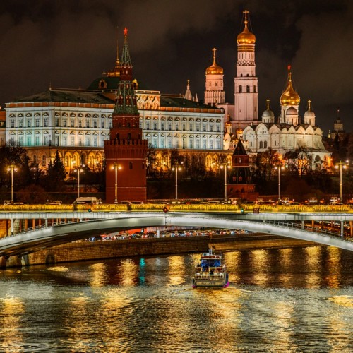 Фотопрогулка «П&П (полезное с приятным) на Патриаршем мосту Москвы»