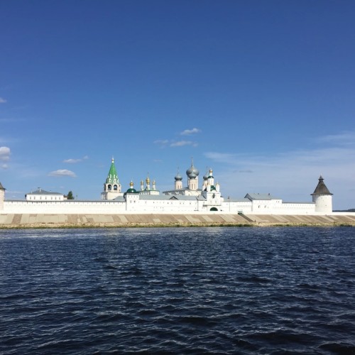К святому Макарию и мощам преподобного