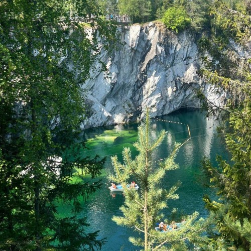 Заповедная Карелия на внедорожнике, лодке и сапе: проживание в домиках на Ладожском озере