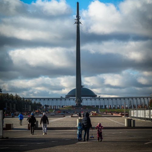 Экскурсия по парку Победы на Поклонной горе «Покуда сердца стучатся — помните!»